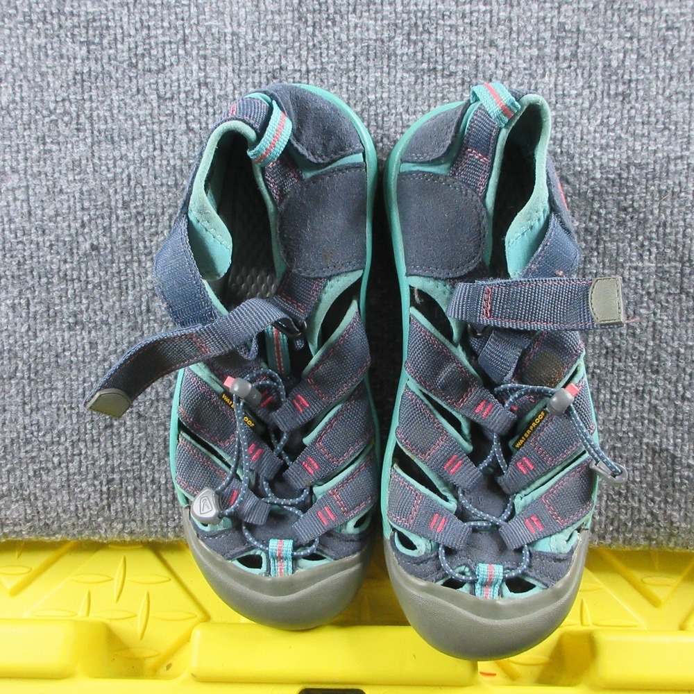 Keen Sandals Teens Size 6 Blue Webbing Closed Toe Water Hiking Trail Outdoor